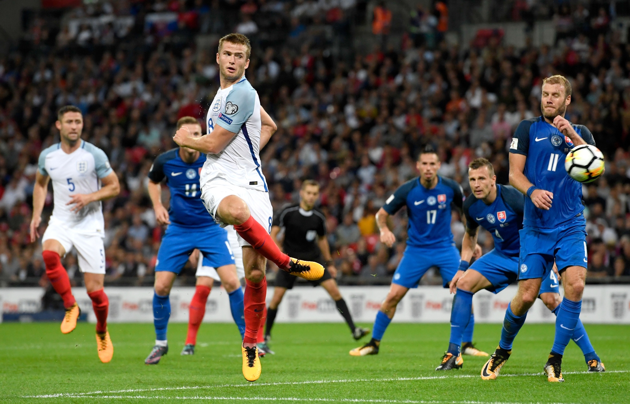 12年超20亿！曼联后弗格森时代引援评级：B费第1C罗第30 桑乔倒一（12年花超20亿！曼联后弗格森时代引援榜单：B费第1，C罗第30，桑乔垫底）